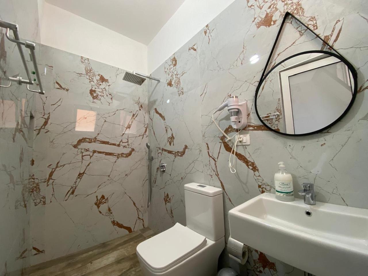 Gray&Oli Studios Vlorë Extérieur photo